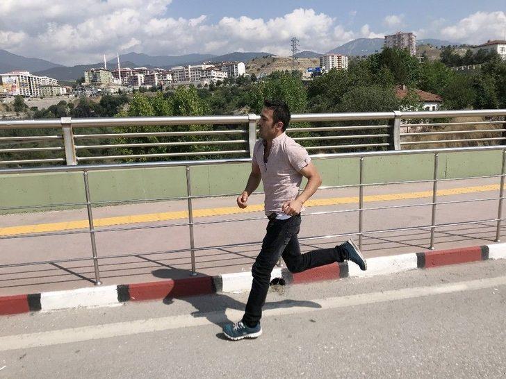 Geç Kalmamak İçin Sınava Koşarak Girdiler G4