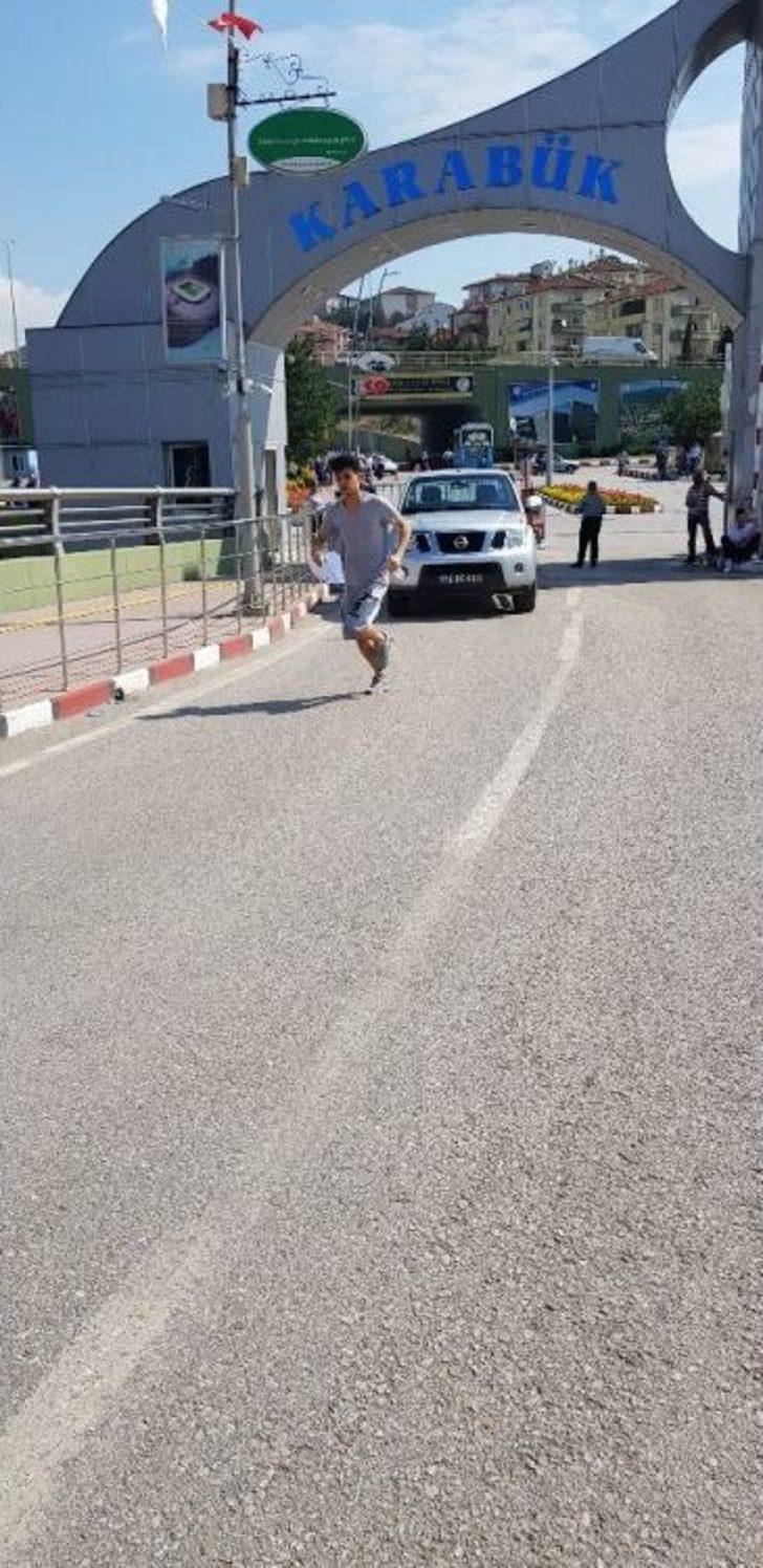 Geç Kalmamak İçin Sınava Koşarak Girdiler G5