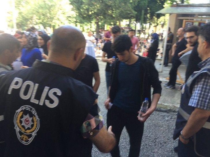 Sınavı Bir Dakikayla Kaçırdı, Bir Yılı Gitti G2