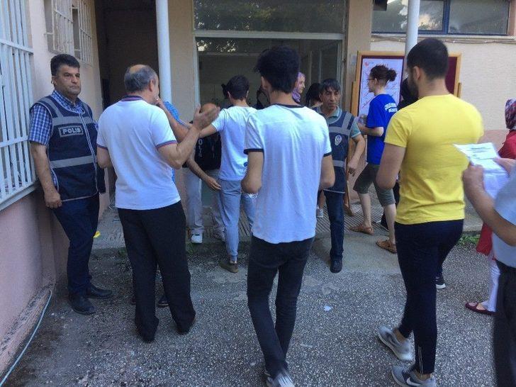 Sınavı Bir Dakikayla Kaçırdı, Bir Yılı Gitti G4