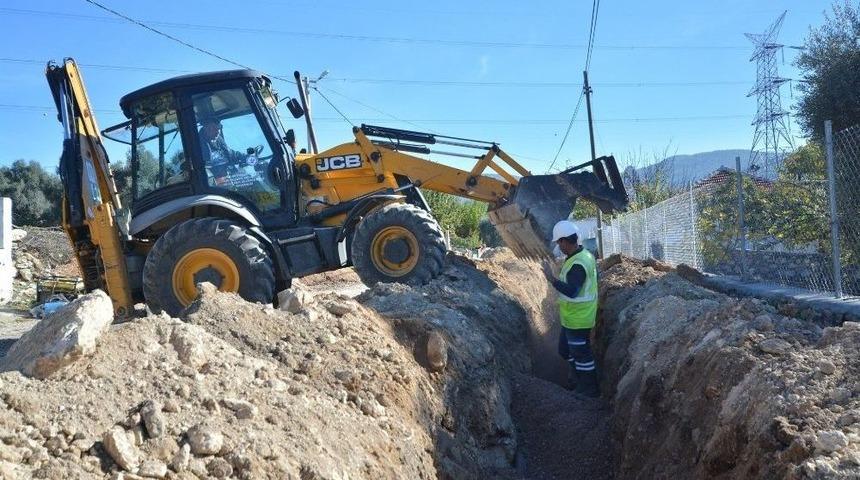 Milas&rsquo;ta Bağdamları Mahallesi&rsquo;nin Su Hattı Yenileniyor