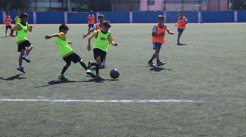 Kahta&rsquo;da D&uuml;zenlenen Futbol Turnuvası Sona Erdi