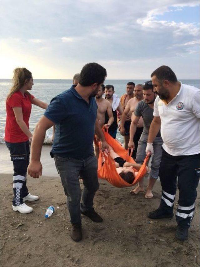 Balıklama Dalmak İsterken Kafasını Kum Zemine Çarptı