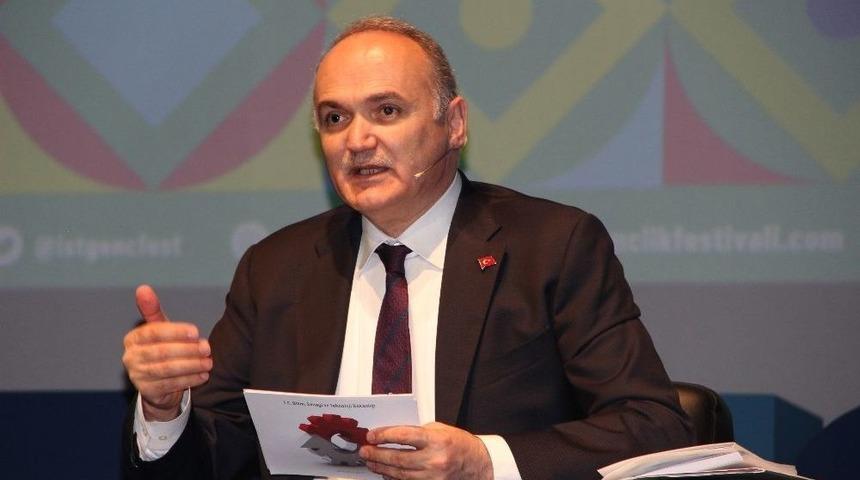 Bilim, Sanayi Ve Teknoloji Bakanı &Ouml;zl&uuml; Gen&ccedil;lerle Bir Araya Geldi