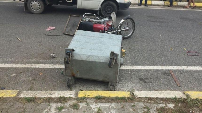 &Ccedil;&ouml;p Konteynerine &Ccedil;arpan Motosikletli Yaralandı