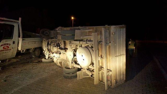 Devrilen Kamyonetin Sürücüsü Ağır Yaralandı 1