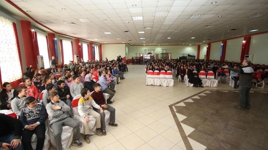 Erdem Uygan Konferansına Yoğun İlgi