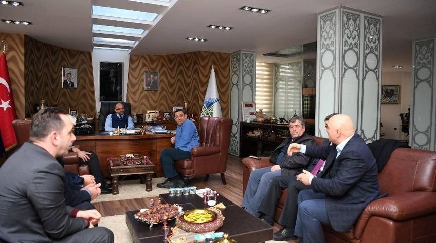 Umre&rsquo;den D&ouml;nen &Uuml;z&uuml;lmez&rsquo;e Hayırlı Olsun Ziyaretleri Devam Ediyor