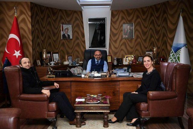 Umre&rsquo;den D&ouml;nen &Uuml;z&uuml;lmez&rsquo;e Hayırlı Olsun Ziyaretleri Devam Ediyor 1