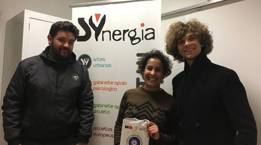 Gen&ccedil;ler Avrupa İle &lsquo;k&uuml;lt&uuml;r K&ouml;pr&uuml;s&uuml;&rsquo; Kuruyor