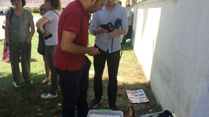 Sınava Alınmayan Eşyalar 3 Tl Karşılığında Emanet Alındı