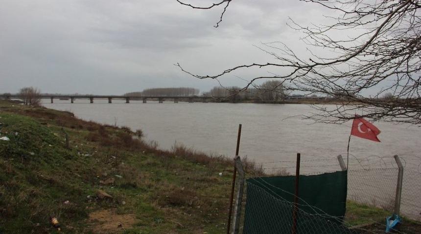 Afad Ekipleri, Meri&ccedil; Nehri&rsquo;ni Didik Didik Tarıyor