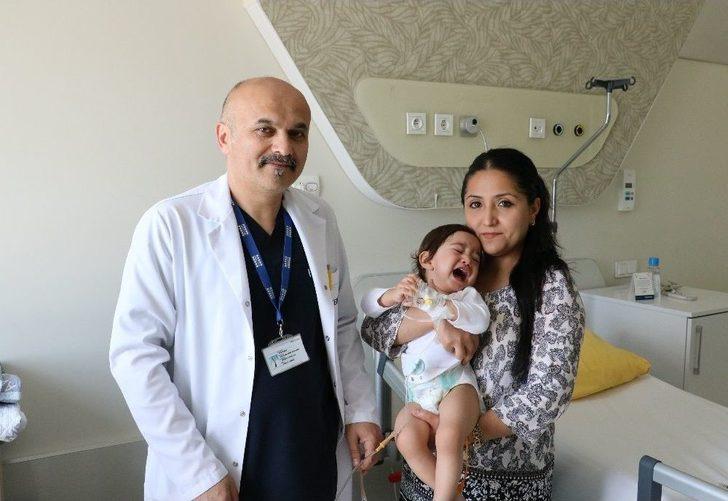 Böbreğinde Taş Olan 1 Yaşındaki Bebeğe ’hassas’ Operasyon G2
