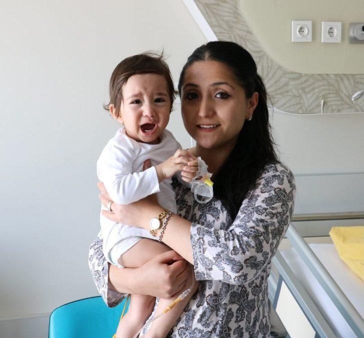 Böbreğinde Taş Olan 1 Yaşındaki Bebeğe ’hassas’ Operasyon G3