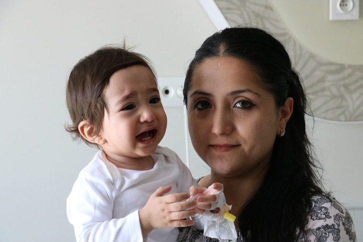 Böbreğinde Taş Olan 1 Yaşındaki Bebeğe ’hassas’ Operasyon G4