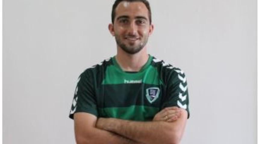 Beyin Kanaması Ge&ccedil;iren Gen&ccedil; Futbolcu Yaşamını Yitirdi