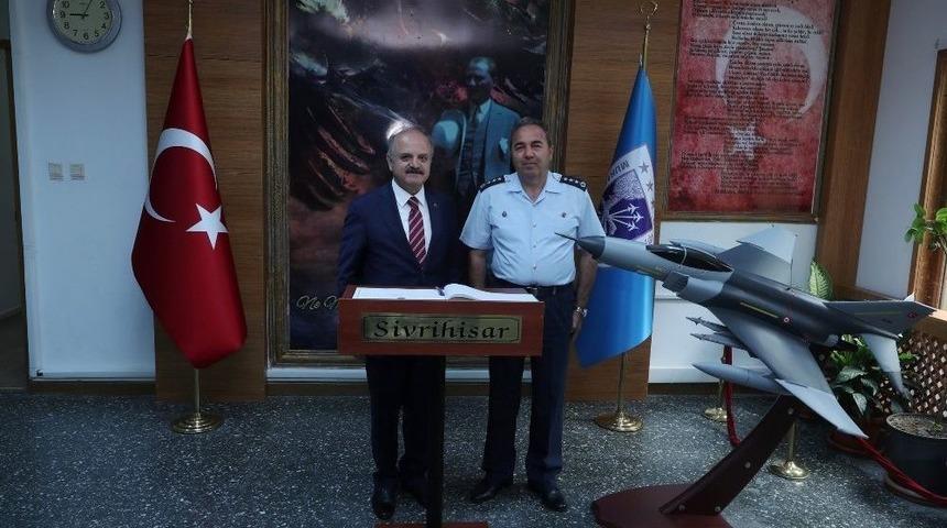 Vali Çakacak, Sivrihisar Hava Meydan Komutanlığı’nı Ziyaret Etti