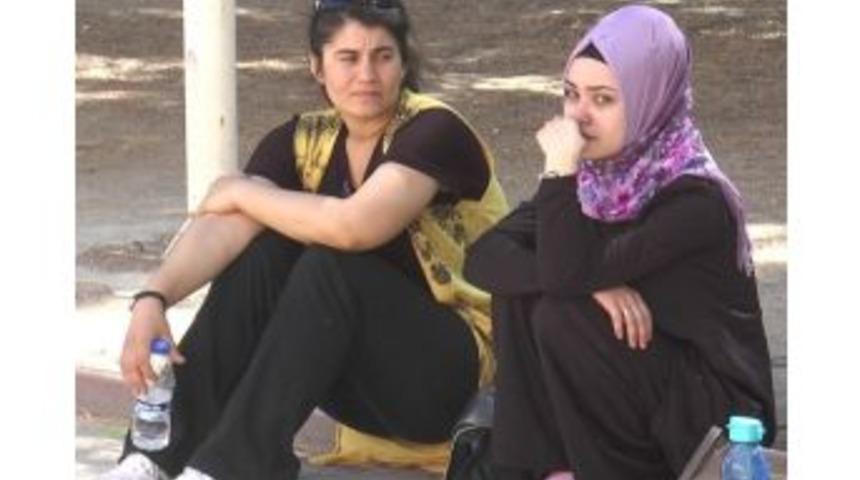 Sınava Ge&ccedil; Kalınca G&ouml;zyaşlarına Boğuldu