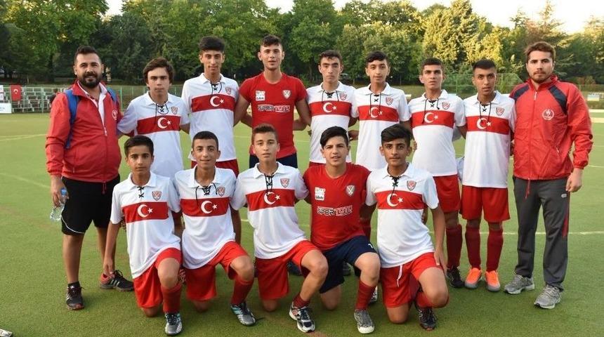 Hokey Milli Takımları Ermenistan Ve Ukrayna&rsquo;ya Gol Yağdırdı