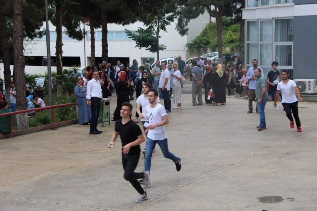 Nefes Nefese Sınava Koştular