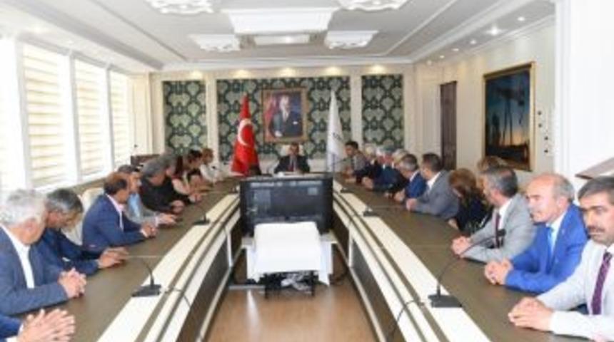 Muhtarlar Vali Kalkancı&rsquo;yla Bir Araya Geldi