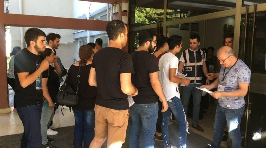 &Uuml;niversite Sınavına Kimi Ge&ccedil; Kaldı Kimi Yanlış Belgeden Alınmadı