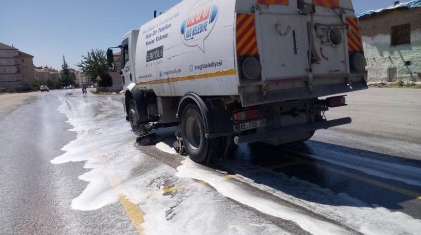 Ereğli’de Caddeler Sabunlu Su İle Yıkanıyor