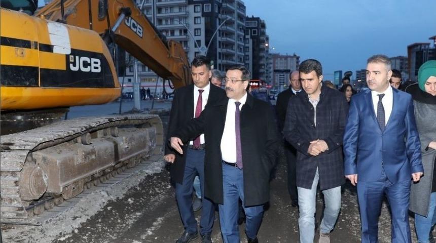 Diyarbakır&rsquo;ın En Prestijli Bulvar Peyzaj &Ccedil;alışması Başladı