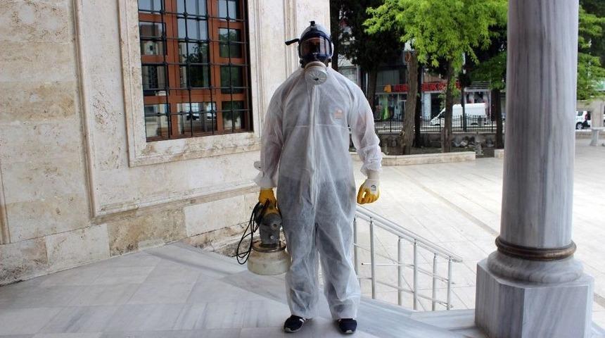 Zeytinburnu Belediyesinden Ramazan Ayı &Ouml;ncesi Cami İla&ccedil;lama Hizmeti