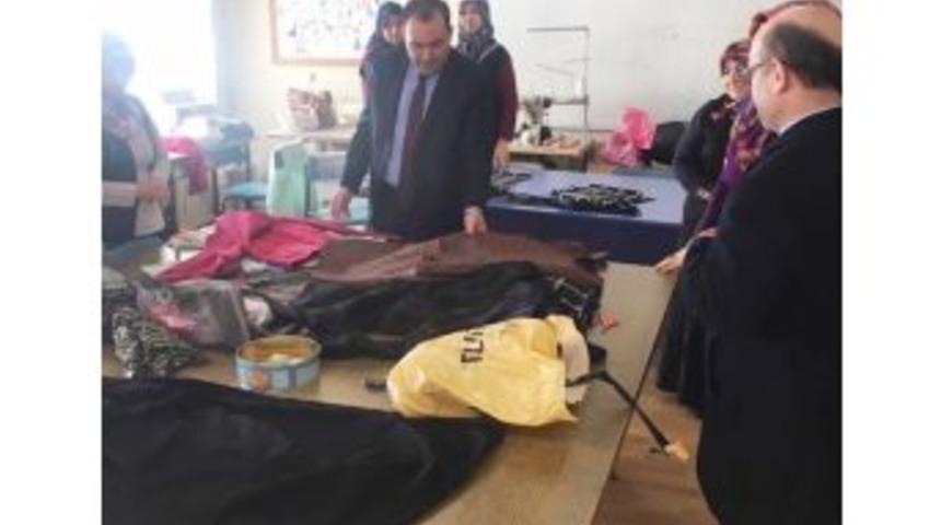 Kaymakam Karataş Kursları Ziyaret Etti