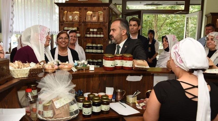 Üreten Kadınlara ‘moral’ Ziyareti