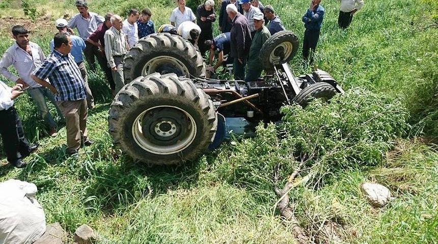 Traktör Devrildi: 1 Ölü