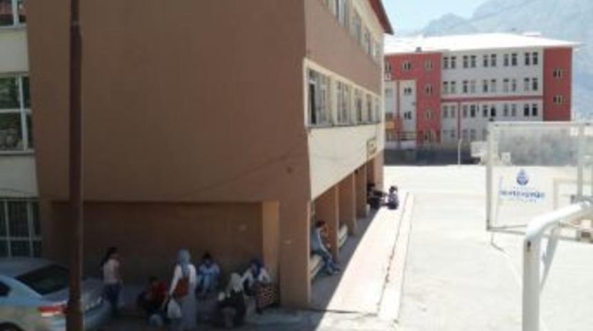 Hakkari&rsquo;de 7 Bin 800 Kişi Yks&rsquo;ye Girdi