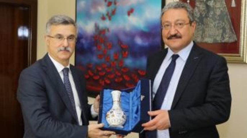 Rekabet Kurumu Başkanı Torlak, Er&uuml; Rekt&ouml;r&uuml; G&uuml;ven&rsquo;i Ziyaret Etti