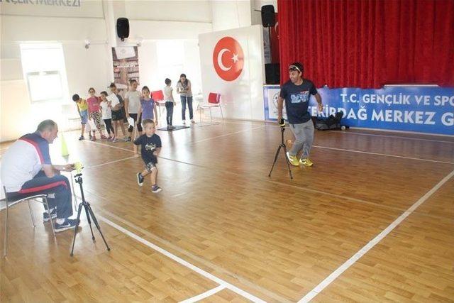 Cimnastik Kursu Mendil Kapmaca Oyunu İle Başladı