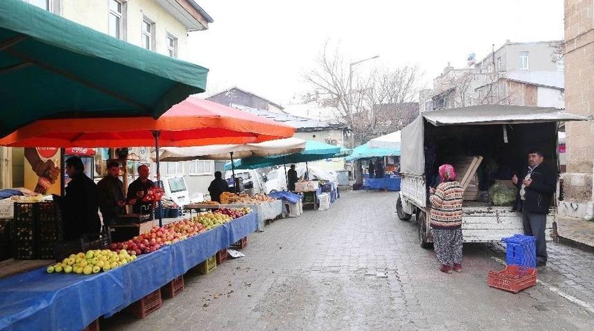 Cuma Pazarını 42 Yıldır Duayla A&ccedil;ıyorlar