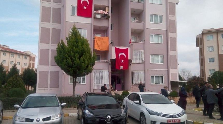 D&uuml;şen U&ccedil;akta Şehit Olan Y&uuml;zbaşının Acı Haberi, Bursa&rsquo;daki Ailesine Ulaştı