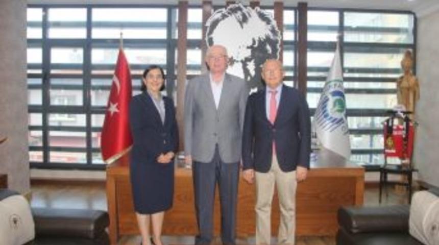 Chp&rsquo;li Vekiller Başkan Kurt&rsquo;u Ziyaret Etti