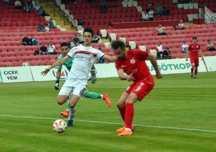 Spor Toto 1. Lig: Balıkesirspor Baltok: 2 - Grandmedical Manisaspor: 1 (ilk Yarı Sonucu) G3
