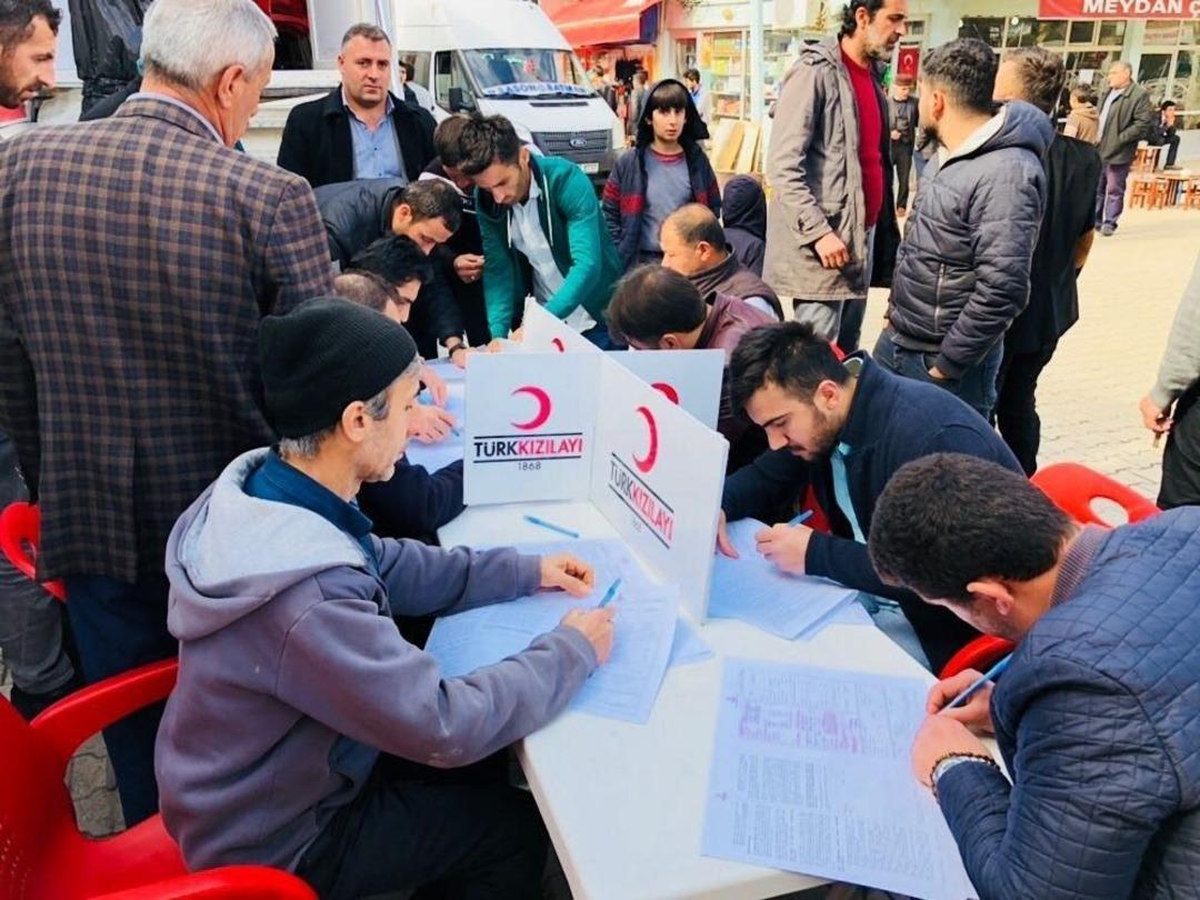 Mehmet&ccedil;iğe Destek İ&ccedil;in Kan Bağışladılar