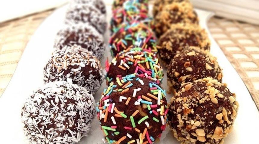 Bayramda İkramlık Çikolatalı Toplar