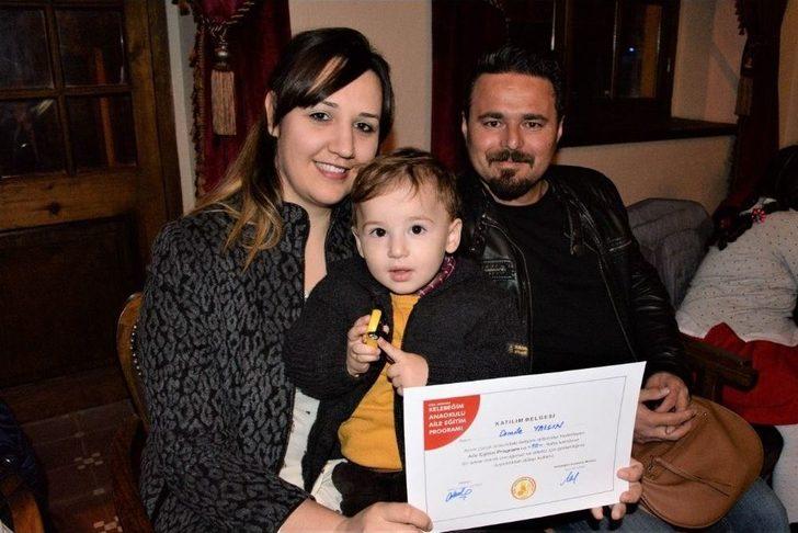 İlgili Babalara Çocuklarından Sertifika G4