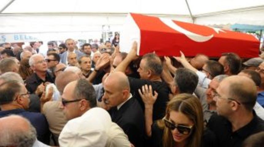 &Uuml;nl&uuml; İş Adamı Şarık Tara Son Yolculuğuna Uğurlandı