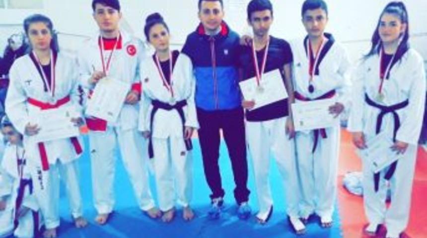 Okullararası Taekwondo İl Birinciliği Müsabakaları Tamamlandı
