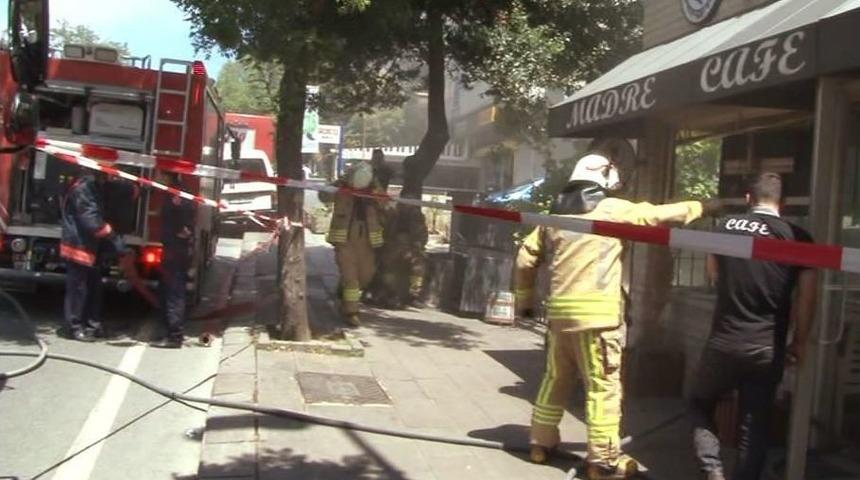 (&ouml;zel) Bah&ccedil;elievler&rsquo;de Korkutan İş Yeri Yangını