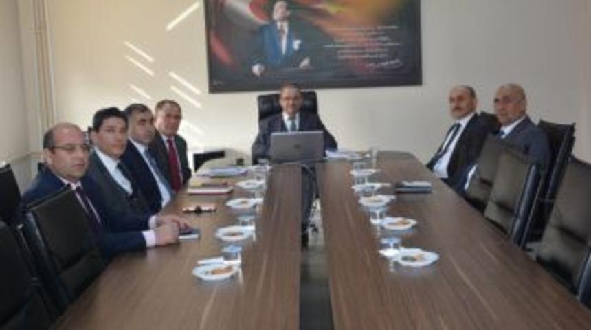 İl Milli Eğitim M&uuml;d&uuml;r Vekili Karadeniz, Kaman İl&ccedil;esinde Okul M&uuml;d&uuml;rleri İle Toplantı Yaptı