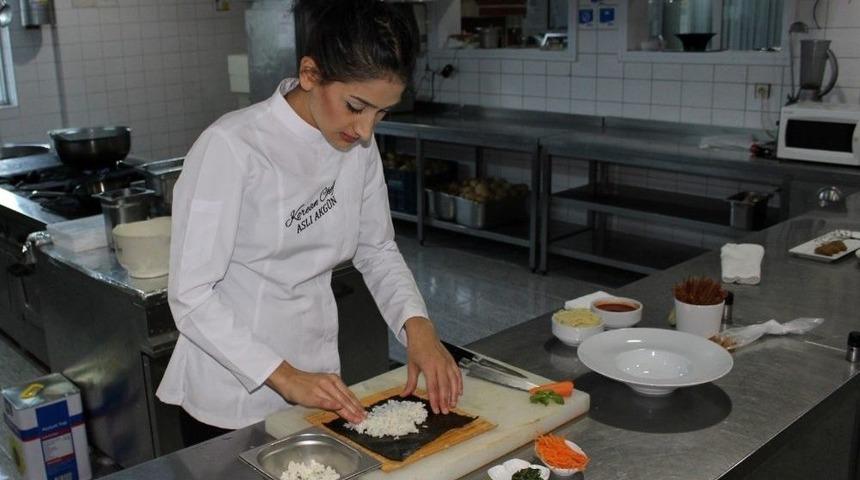 21 Yaşındaki Gen&ccedil;, Kore Mutfağına Şef Aş&ccedil;ı Oldu