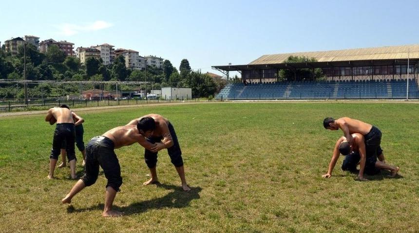 Alaplı&rsquo;lı Pehlivanlar Kırkpınar&rsquo;a Hazırlanıyor