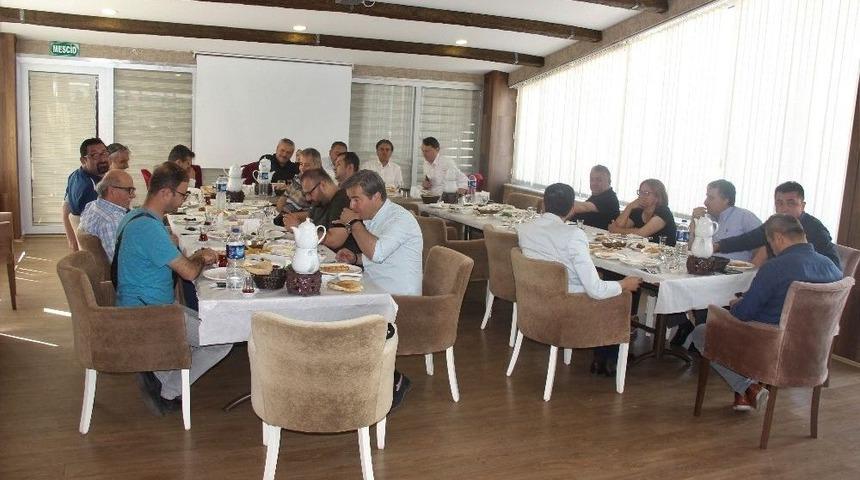 Yeni Milletvekilleri Basınla Bir Araya Geldi