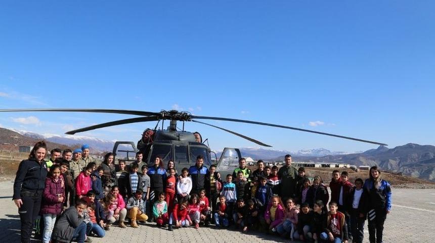 Tunceli&rsquo;de &rsquo;&ccedil;ocuklara Sinema&rsquo; Projesi